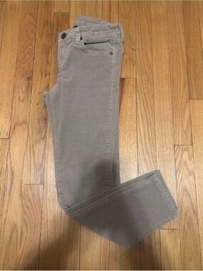 Kut from the Kloth Skinny Jeans in Taupe